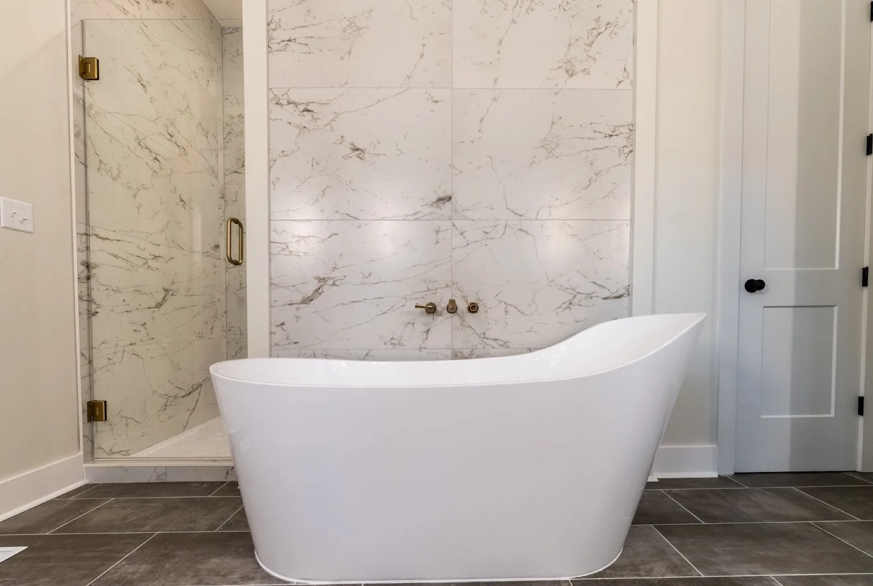 Modern floating vanity bathroom design